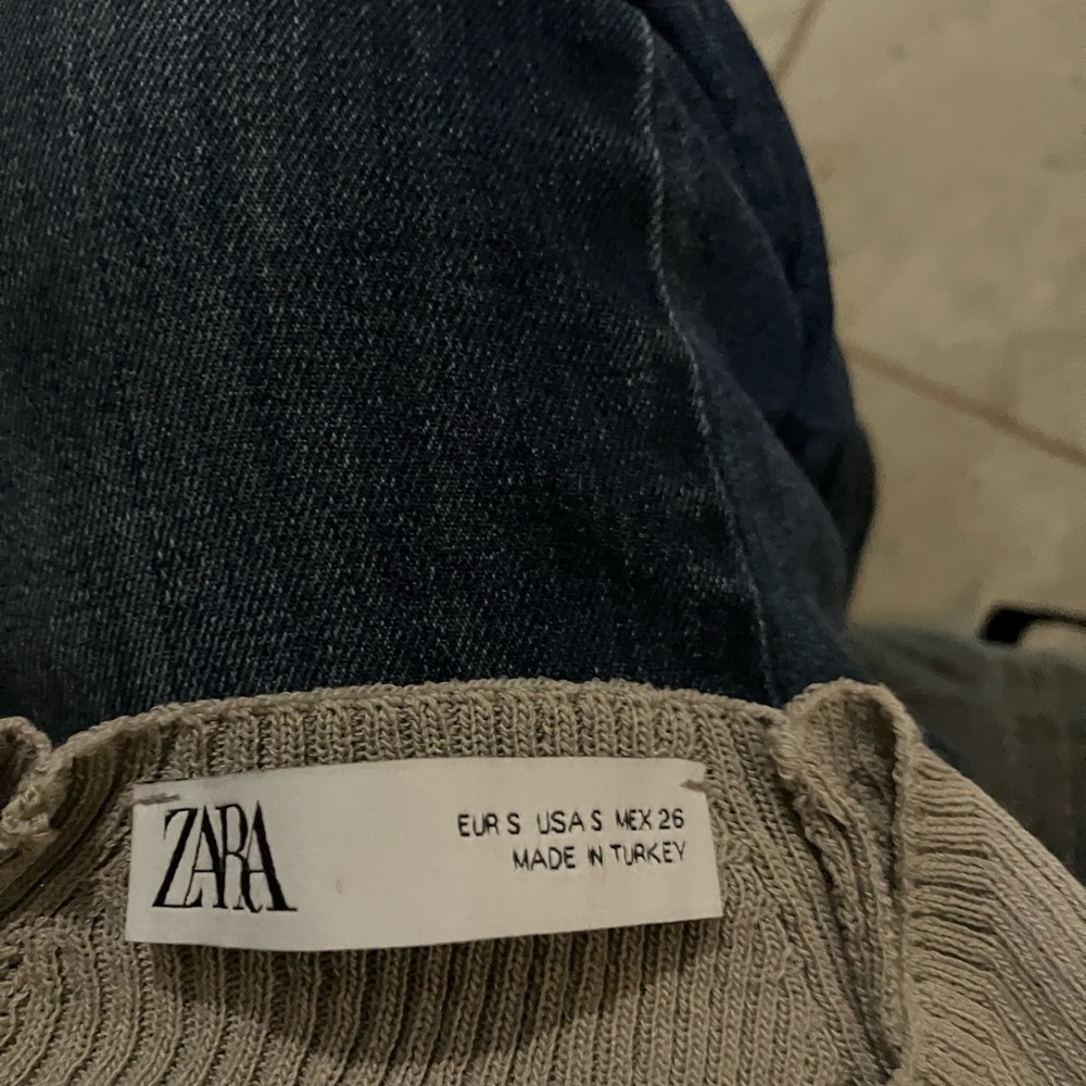 Zara Gray Fitted Buttoned Bodysuit - Picture 2 of 2